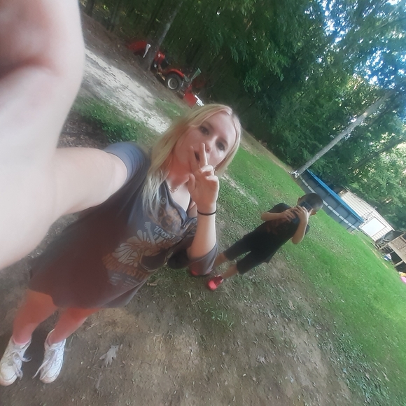 Meet your Posher, Kiraa - Picture 1 of 2